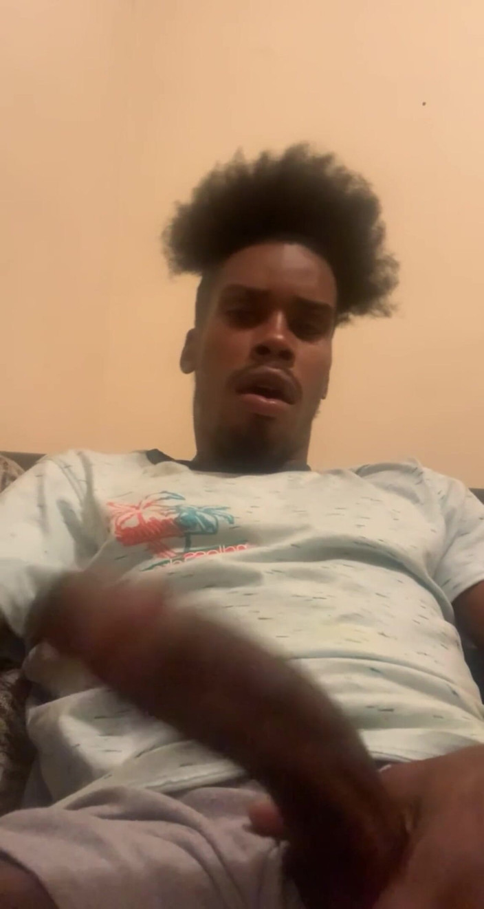 Prettyboy J: 2 mãos masturbando