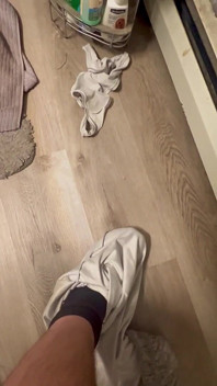 Twink Chlapec si honí na záchodě