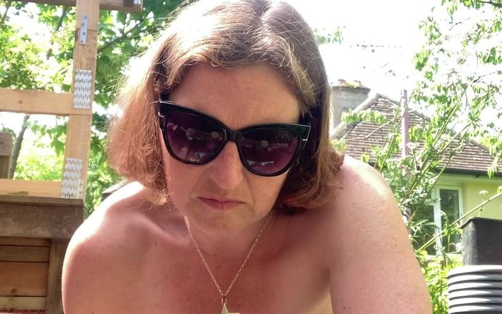 Rachel Wrigglers: Topless DIY in My Very Exposed Garden!