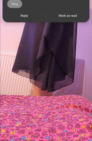 Girlie Simone: Siyah elbiseli ve beyaz iç çamaşırlı ladyboy