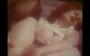 Vintage megastore: Impresionante sexo vintage en solitario para una nena caliente con...