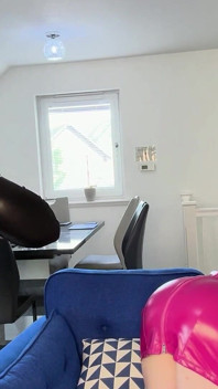 Linda Sumisa Abre Sus Piernas Y Recibe Nalgadas Por Mami Dom