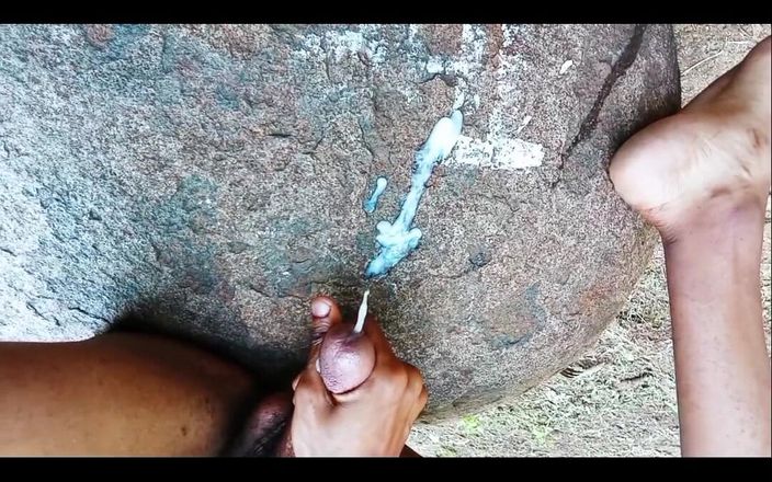 Cruise Johannesburg: Masturbándose un grueso semen afuera en un parque