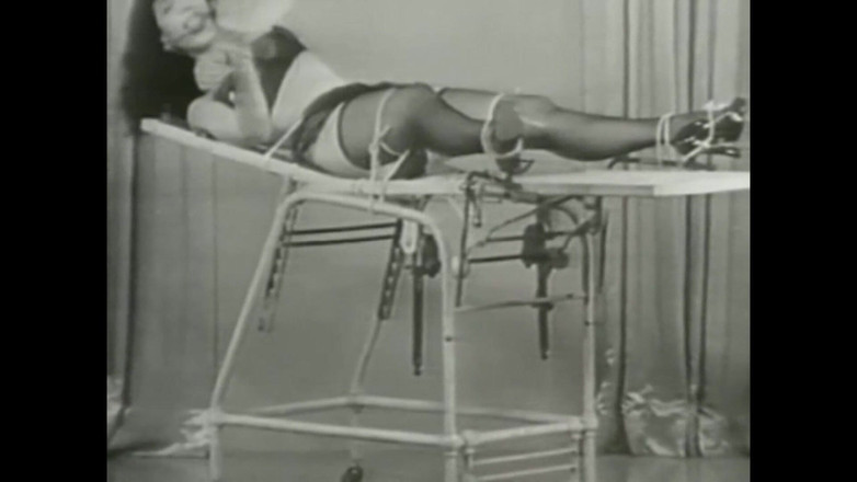 Vintage Megastore Full hd: 女の子たちが自分たちを縛る