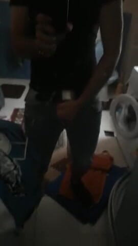SingerMask: Sám v koupelně