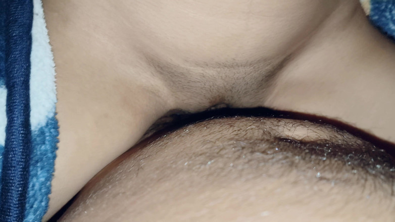 Gini272: Coquine excitée la nuit