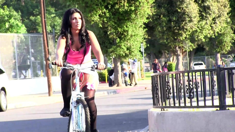 MMV Films and Clips XXX: Gorące blondynki i brunetka Uzyskiwanie ciężko jebana w piesek i...