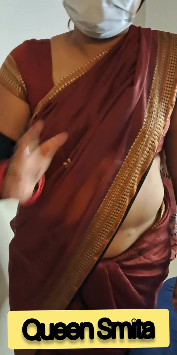 Goddess Silk Smita: Amma üvey oğluna katılmak istemiyor
