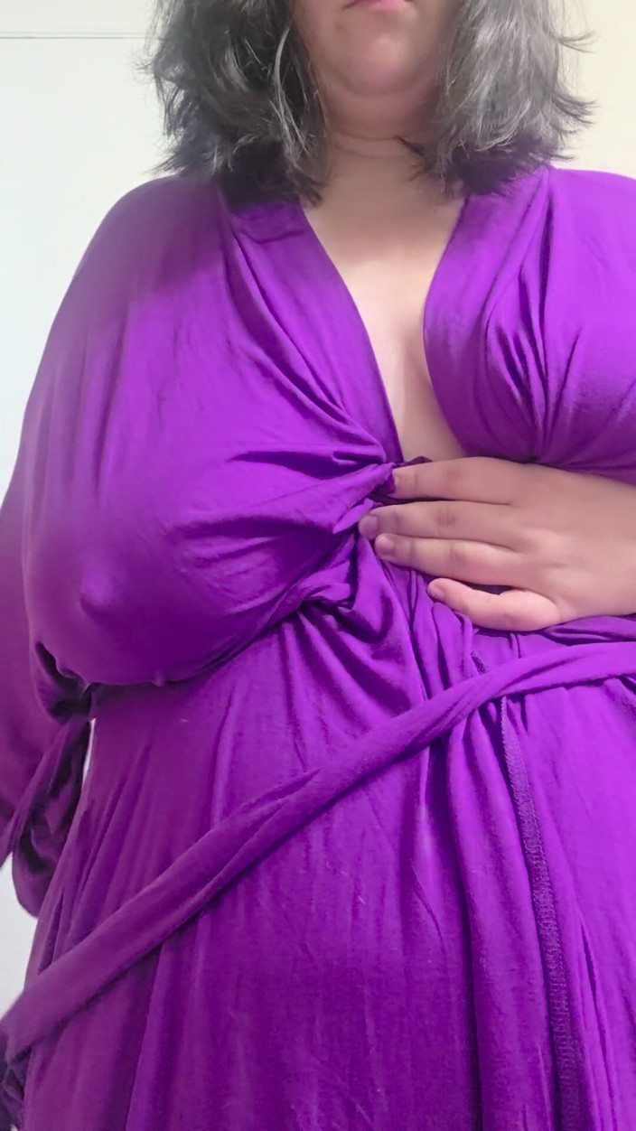 BBW Phoenix: แม่น่าเย็ดนมใหญ่เปลื้องผ้า