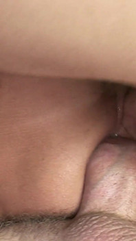 Orta yaşlı seksi kadın sahibe Angellica'dan film ereksiyon yapıyor