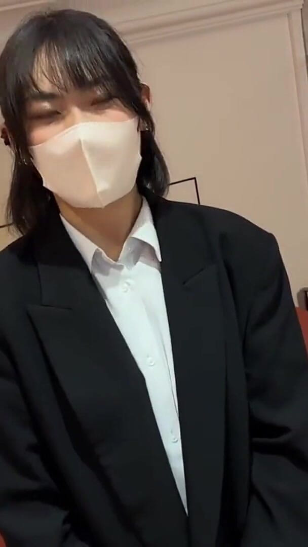 J-Girls Club: 모든 감각에 압도, 그녀는 독점 개인 만남에서 저항 할 수없는 열정에 항복