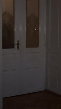 nastolatka Loszka Cathy jest związana w jej porywacze miejsce.