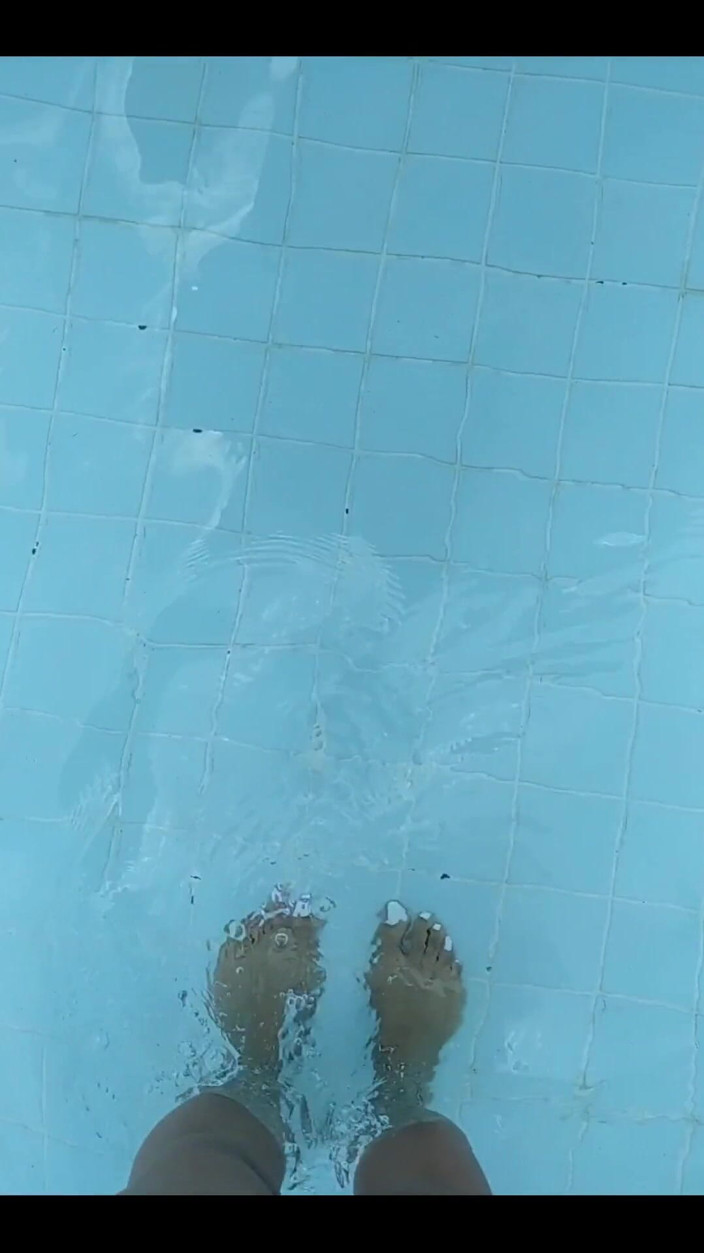 KiffaFeet: White Nails + Pool = Video for You Lol