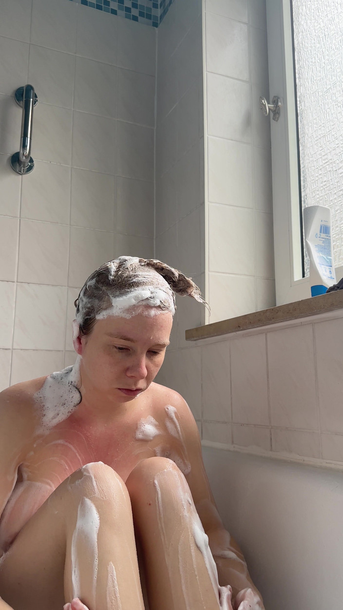 SweetLucy96: Tiener met perfecte lichaamsdouches