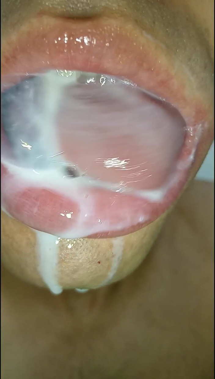 Rey rey: J’adore le sperme dans ma bouche