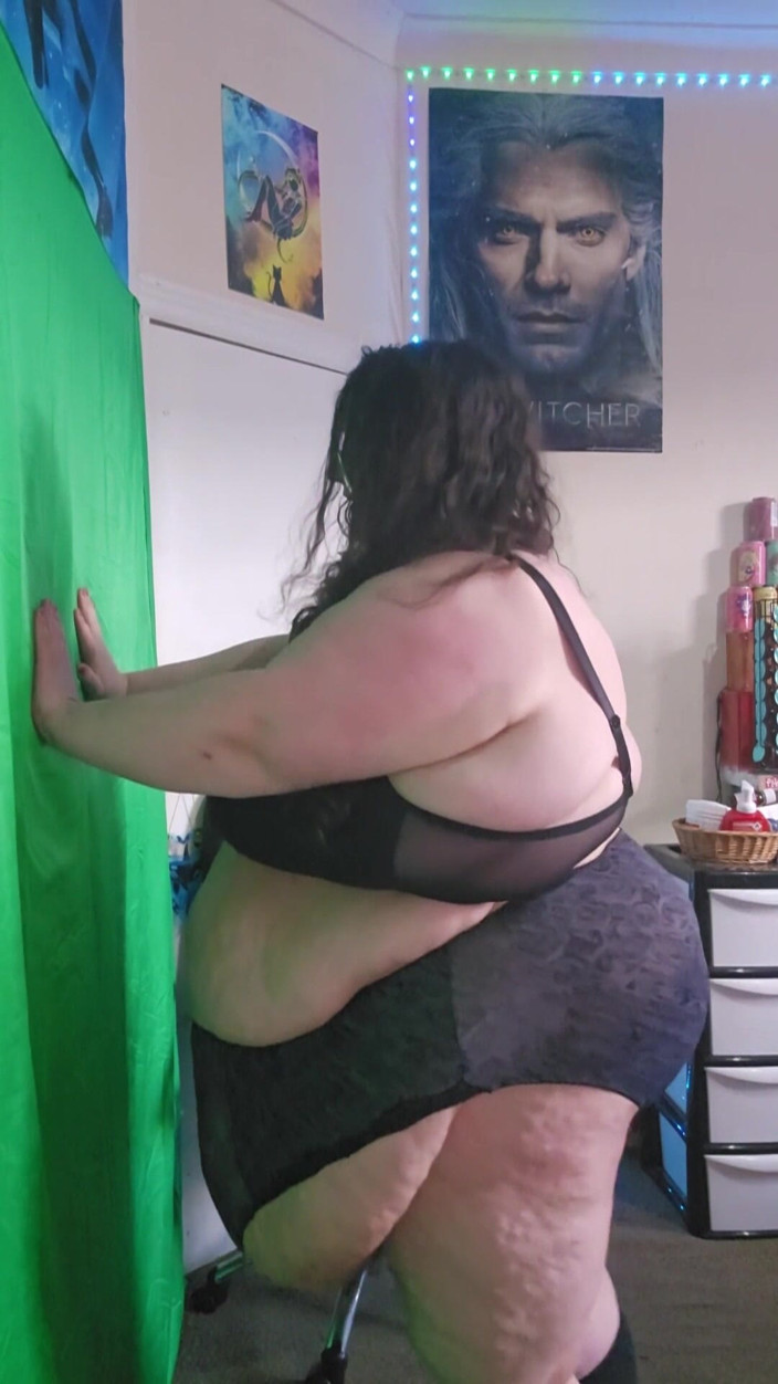 SSBBWLadyBrads: Să dezbrăcăm și să dansez în femeia super-mare și frumoasă