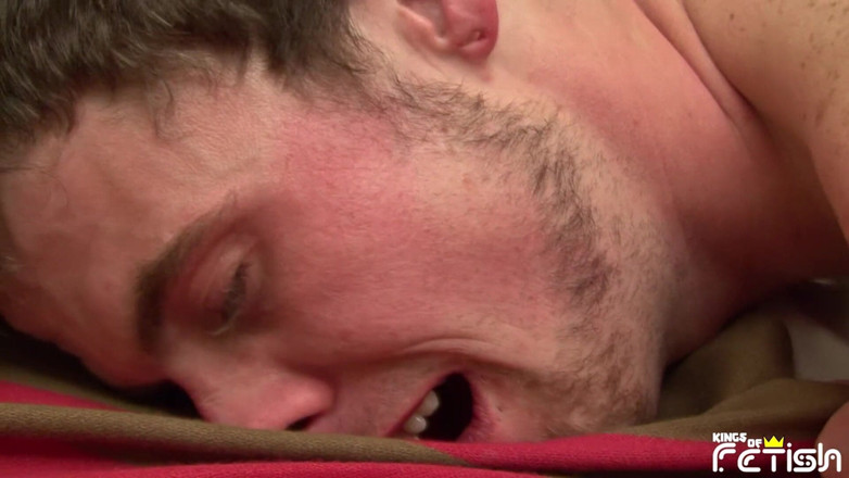 Gay Diaries: Twink ragazzo si fa sfondare il culo in profondità e...