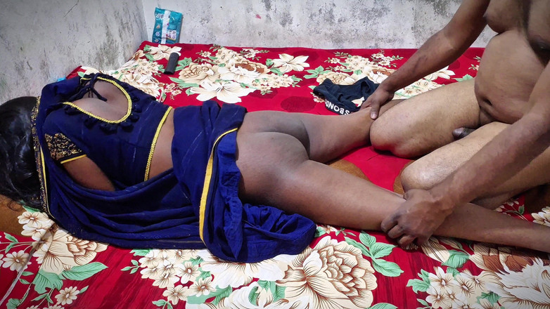 ExcitedWomen: भारतीय सेक्सी हॉट पत्नी कामुक पति के साथ चुदाई कर रही है भारतीय हॉट आंटी