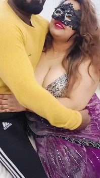 Holi pe Boss ki süße mollige biwi ne ghar akar Überraschung diya