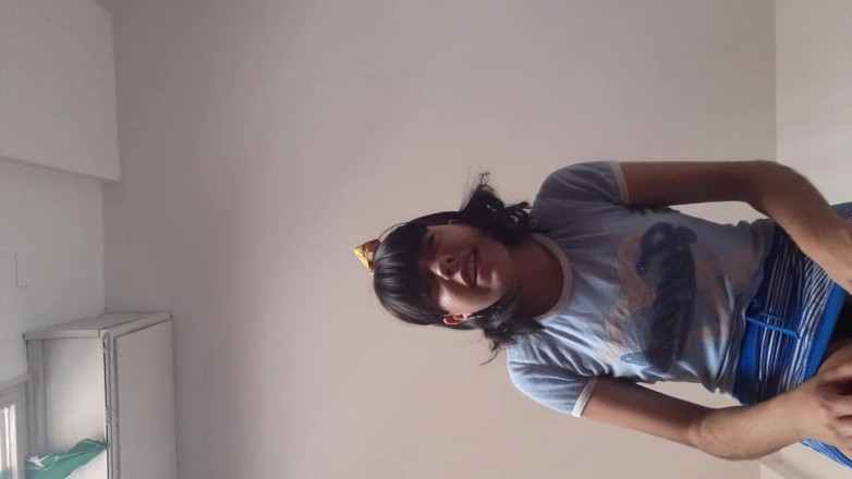 ViviBush: Bratty teen giantess throws a tantrum