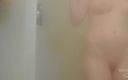 Marissa Sweet: Seksi ev hanımı buharlı bir duşta harika götünü gösteriyor - Marissa...
