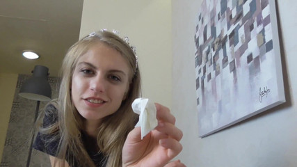 Femdom Austria: Відео від першої особи, брудний ніс і вушний віск раба принцеси Кірстін!