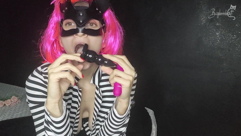 BigBoobCat: Halo, aku Kitty of Your Dreams. Kamu mau main sama...