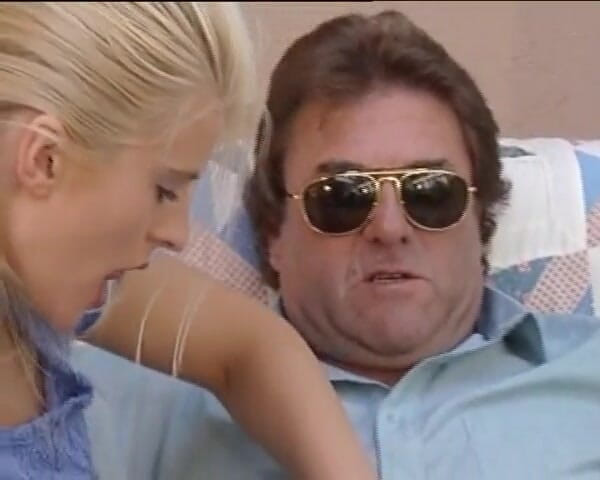 Porno kino: Fabolous German Blonde Gets Her Asshole Filled in the Backyard