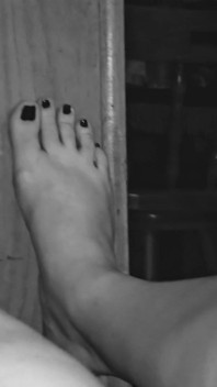Sexy Toes Shining for Stepdaddy
