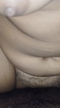 Ha fatto sesso con un corpo caldo e gli ha fatto un pompino duro