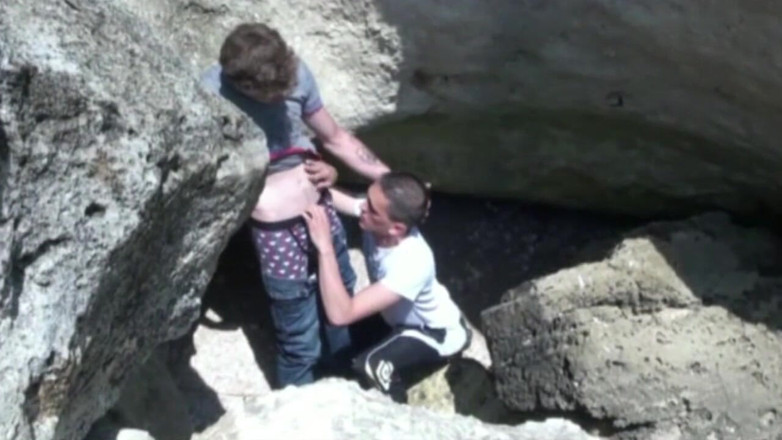 Crunch Boy: Gay knullad av rakt på stranden