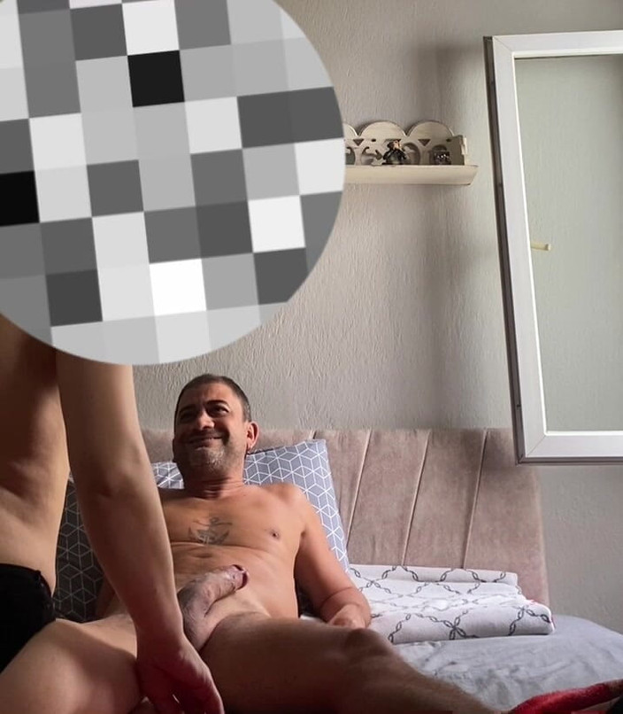 Mudur_bey35: मैंने अपनी शादीशुदा पड़ोसन को लंड चुसाई दी और उसे चोदा