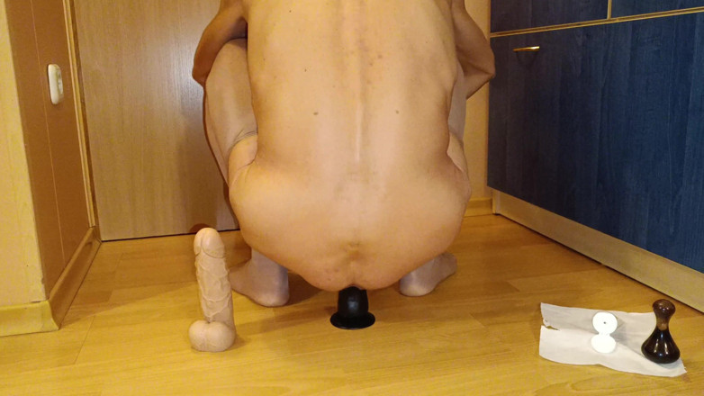 Ole63: I Spend the Evening with Anal Toys