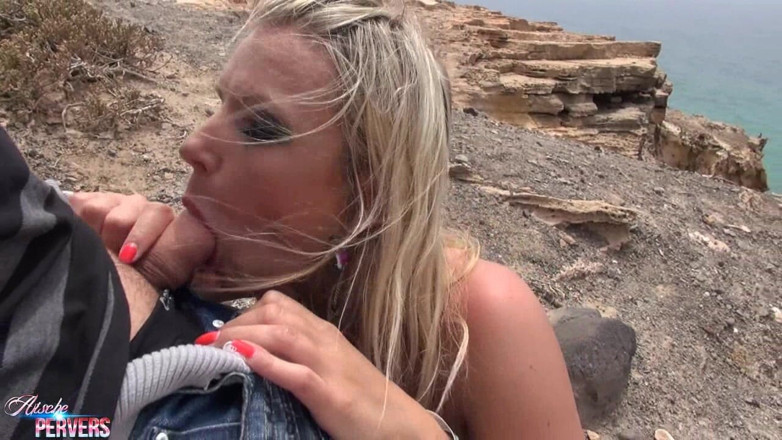 Aische Pervers: Dare: follada en la playa