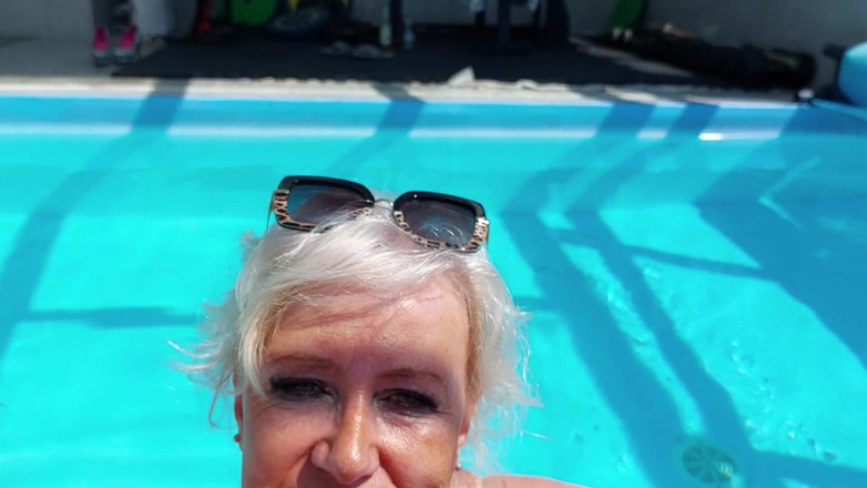 PureVicky66: Blowjob sudut pandangan pertama di luar rumah