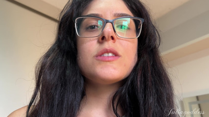 Shamelesscouple: Královna tělocvičny jezdí na ní squat rack, naolejovaná a POV