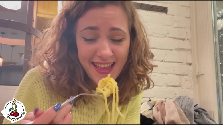 Cherrycandle: Lovense Lush Control in Restaurant