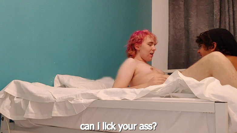 LeoTeenLatinos: Îmi înșel iubitul cu London Twink - "Pink Alfie"