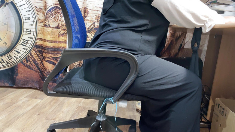 Lux Eva: Arabská žena sleduje porno a masturbuje