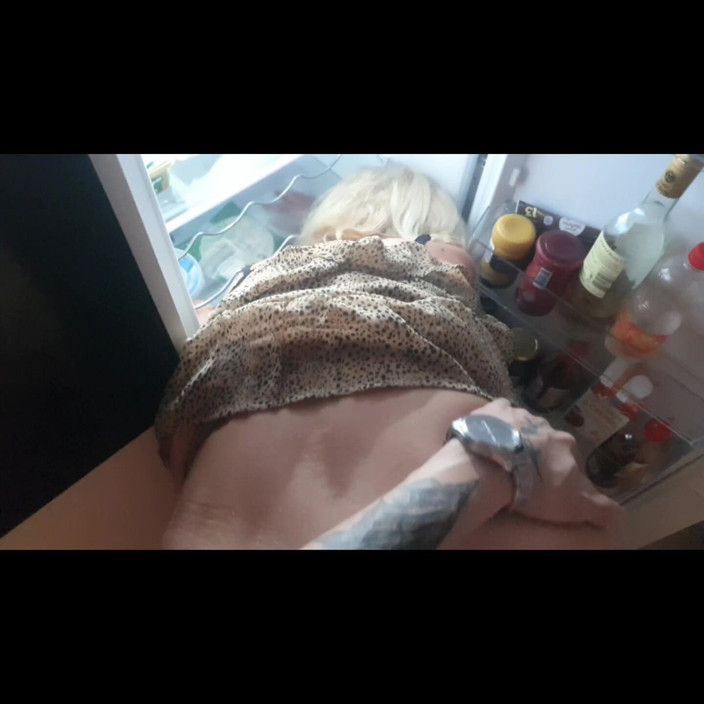 Youngboyandmilf: किचन टाइम