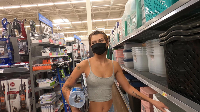 Katie Diggs: Biggest fan pays to fuck me