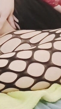 Seksi külotlu çorapla süper azgın orta yaşlı seksi kadın orgazm oluyor