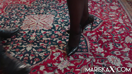 Mariska x: MARISKAX - Angelique Luka pays her bills to the bailiff