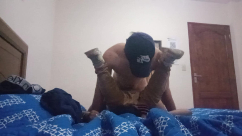 Moo DBOXXX: 我们每天都和岳母在一起，我们为了能做爱而逃跑，她的老公什么都不知道