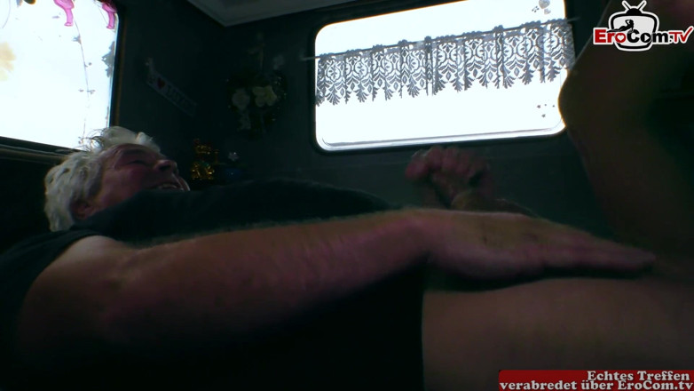 EroCom: Stranger woman picked up on the street for outdoor sex