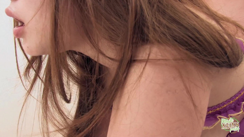 Magic Asian Pussy: Her Legs Were Wide Open, so It Was Easy to...