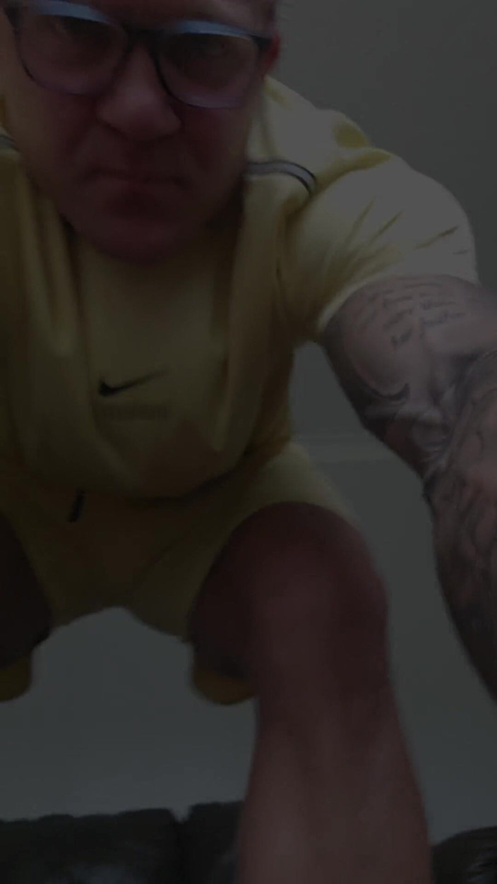 Troy White UK: Fetiche y humillación gigante alfa