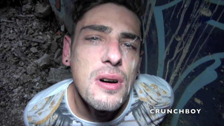 Enzo Rimenez: Gangbang yang menakjubkan dengan Enzo dan rakan di tempat luar