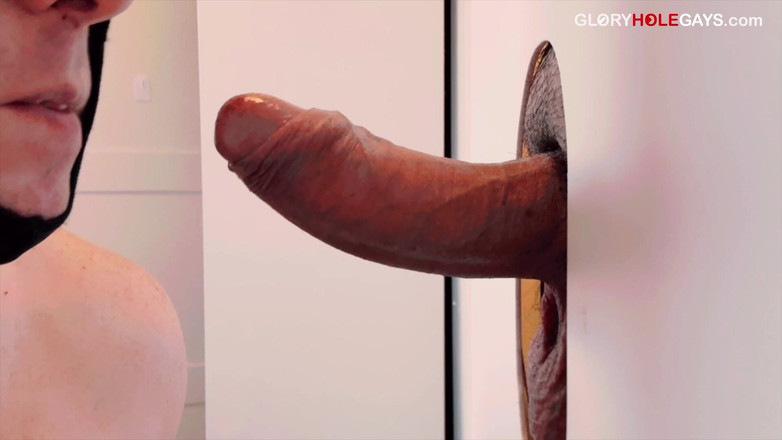 GLORYHOLEGAYS: Er kam hungrig zurück - der fette schwanz des jungen Bauern...