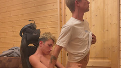 Max Gen: Část 1 Volal Přítel S Velkým Penisem Šukat, Zatímco Chlap Odpočívá